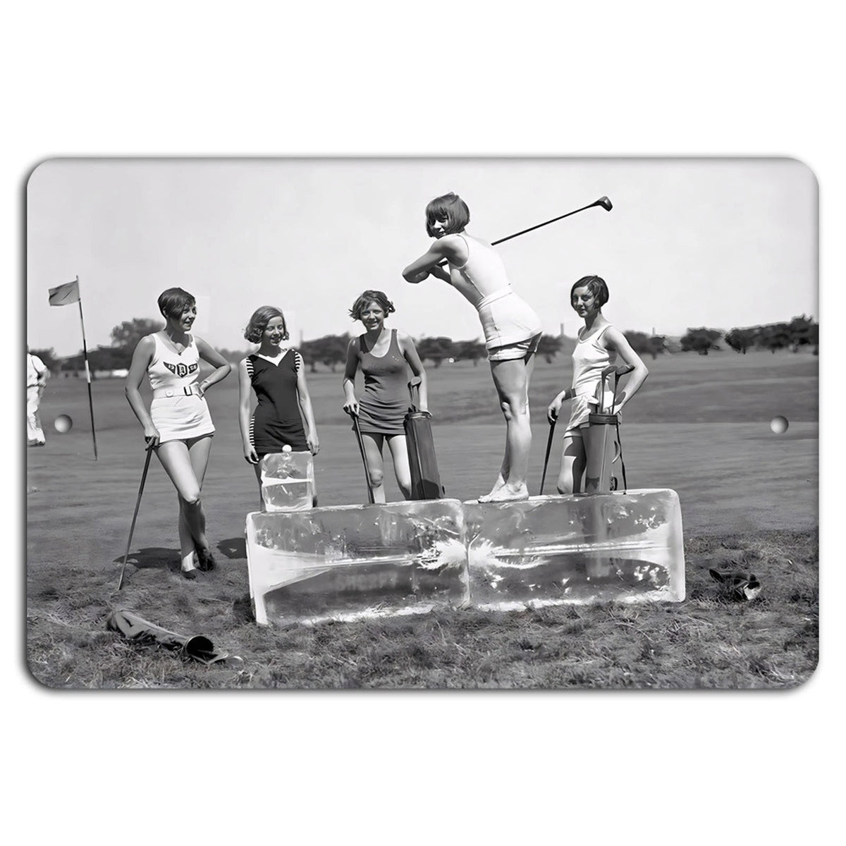Vintage Golf Retro Decorative Aluminum Sign — product artwork